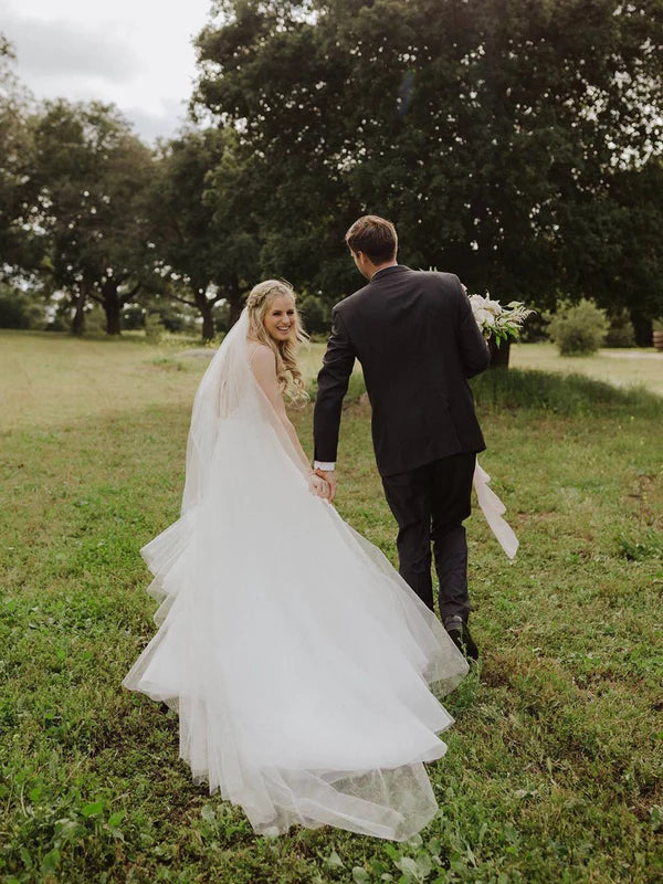 Luolandi Simple Tulle Spaghetti Straps V-Neck A-line Sweep Train Wedding Dresses Beautiful