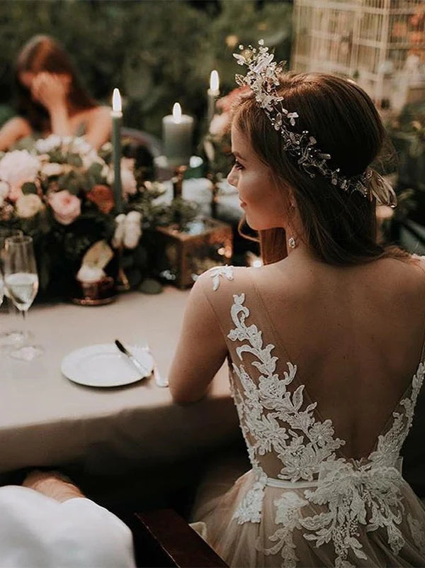 Luolandi Exquisite Tulle V-neck Sweep Train A-line Wedding Gowns With Appliques Charming Bridal Gown