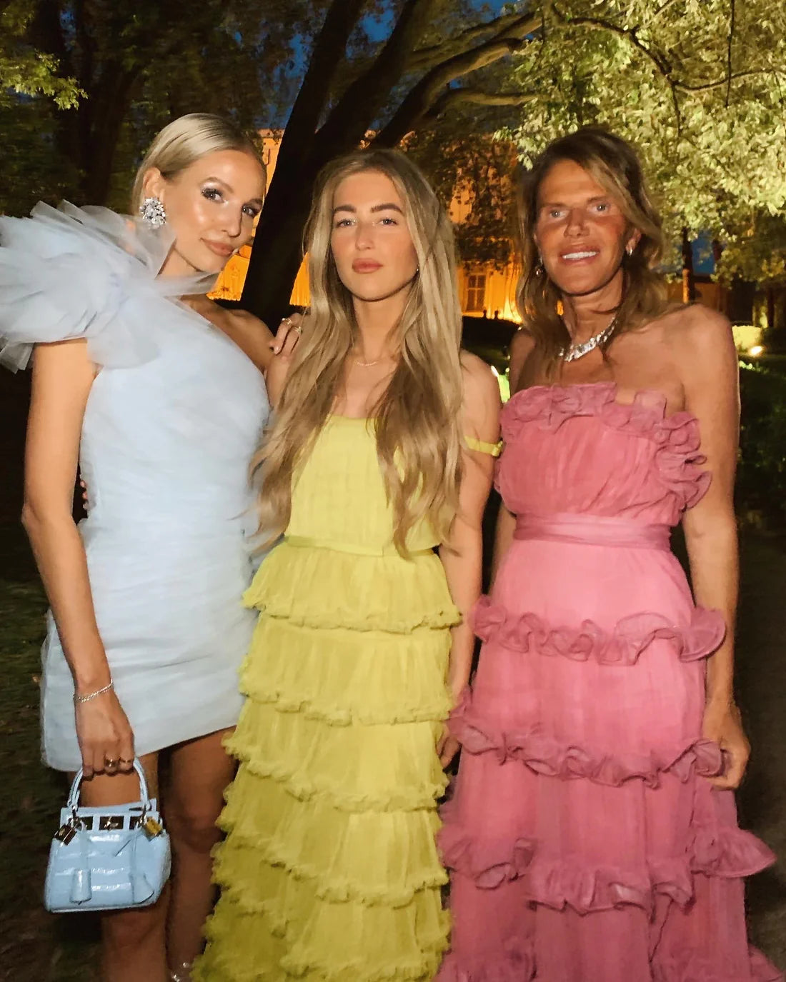 Luolandi A-Line Tiered Tulle Off-The-Shoulder Long Prom Party Dress Evening Dress Formal Dress