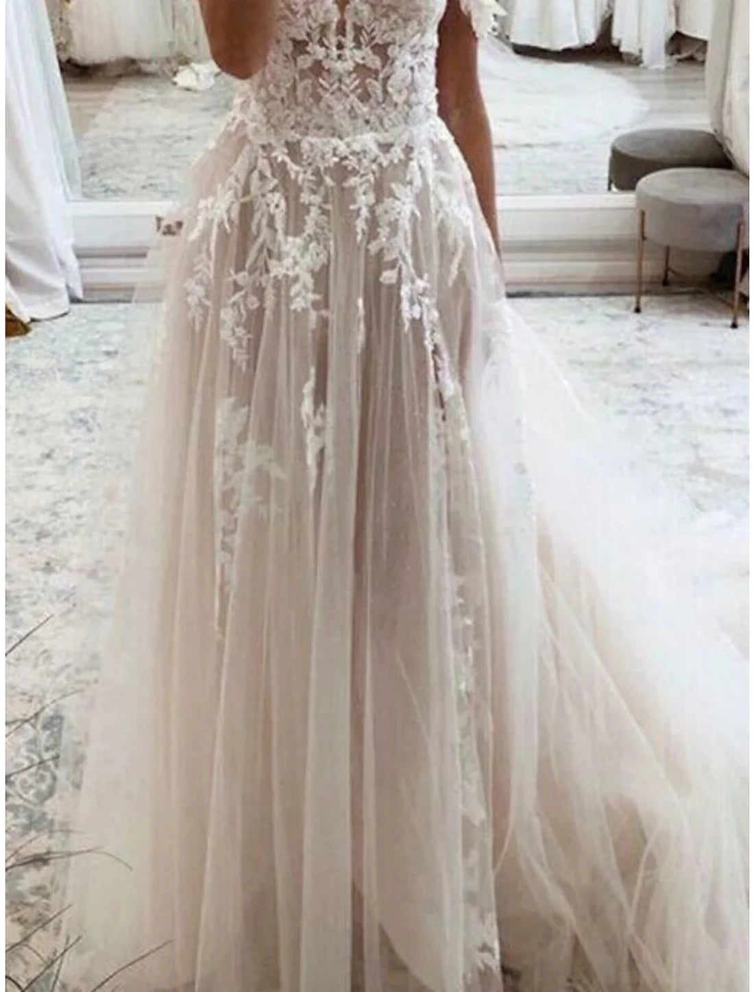 Luolandi Hall Mature Wedding Dresses A-Line Sweetheart Sleeveless Court Train Lace Bridal Gowns With Pleats Appliques Off Shoulder