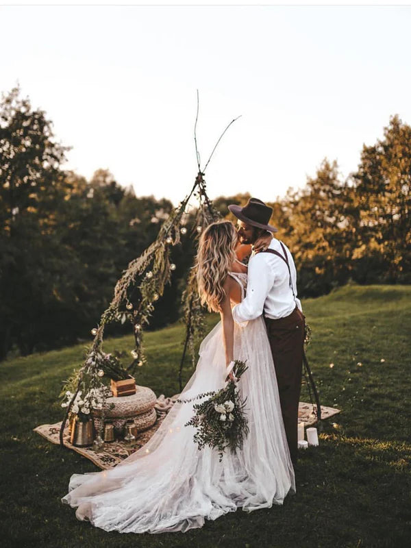 Luolandi Marvelous Backless V-neck A-line Wedding Dresses Appliques Tulle Bridal Gowns Sexy