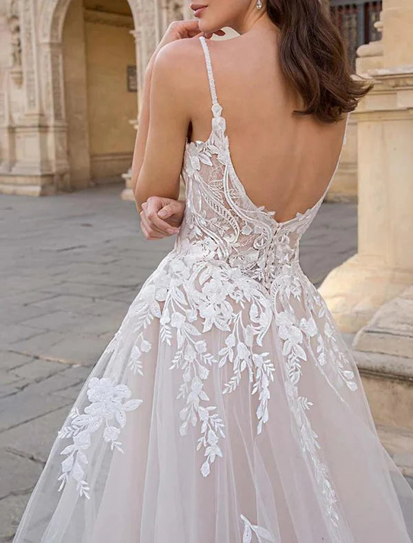 Luolandi Little Dresses Wedding Dresses A-Line Camisole V Neck Sleeveless Court Train Lace Bridal Gowns With Appliques Beautiful