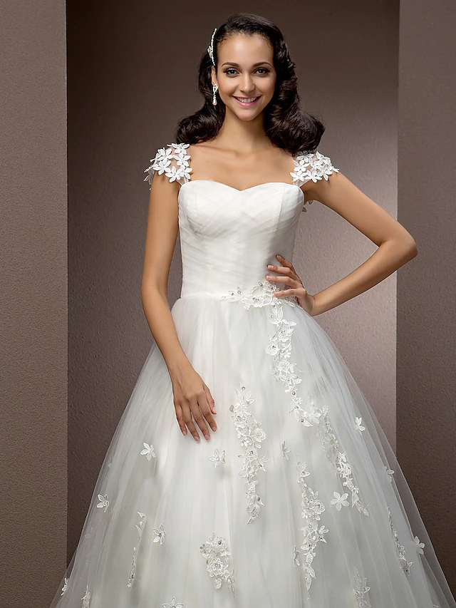 Luolandi Ball Gown Wedding Dresses Square Neck Court Train Tulle Short Sleeve with Ruched Flower