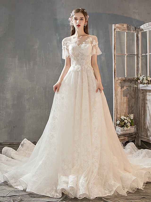 Luolandi Princess A-Line Wedding Dresses Jewel Neck Court Train Lace Tulle Short Sleeve Romantic with Bow(s) Beading