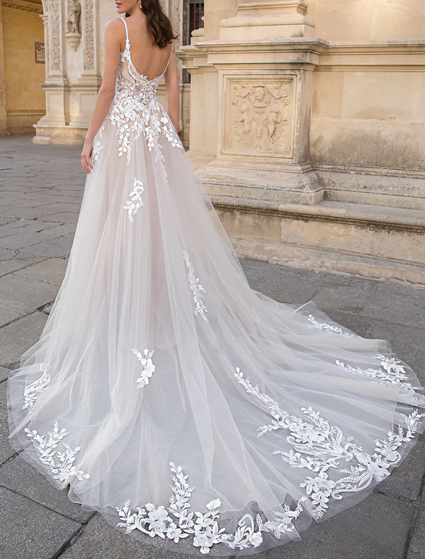 Luolandi Little Dresses Wedding Dresses A-Line Camisole V Neck Sleeveless Court Train Lace Bridal Gowns With Appliques Beautiful