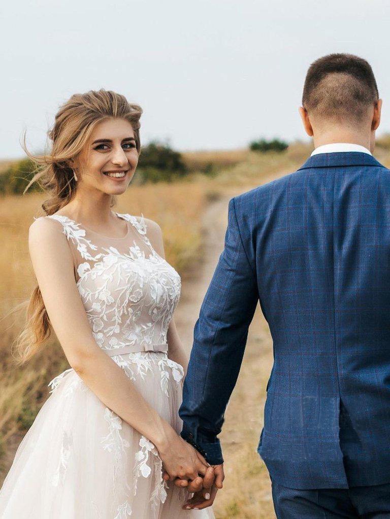 Luolandi Elegant A Line Lace Scoop Tulle Beach Wedding Dresses New Bride Dress Beautiful