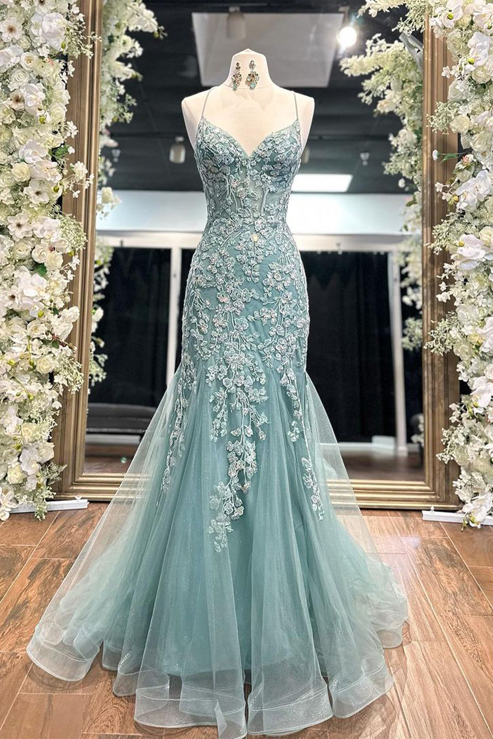 Luolandi Stunning Mermaid Spaghetti Straps Light Green Corset Prom Dress With Appliques Beautiful