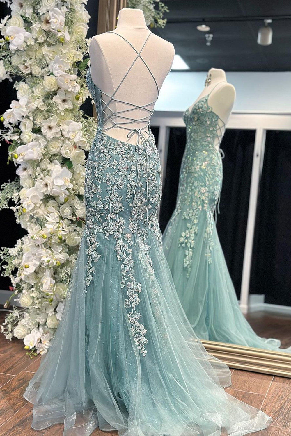 Luolandi Stunning Mermaid Spaghetti Straps Light Green Corset Prom Dress With Appliques Beautiful