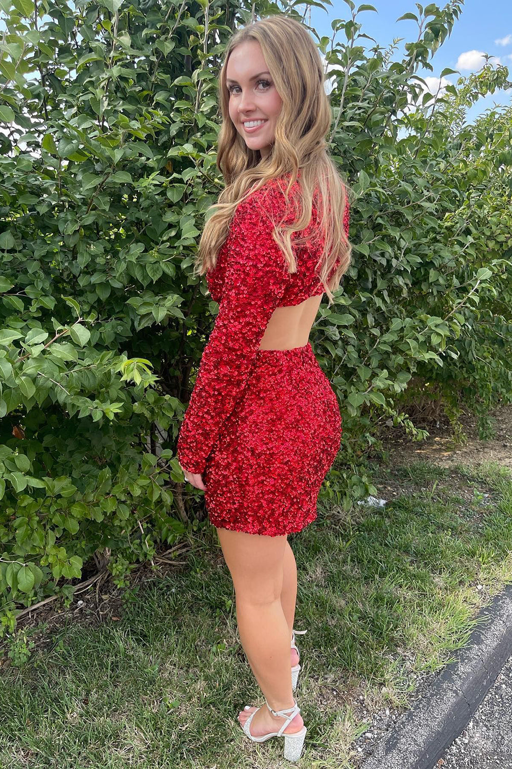 Luolandi Sexy Bodycon Sequin Long Sleeve Short Cocktail Dress Sparkly Homecoming Dresses