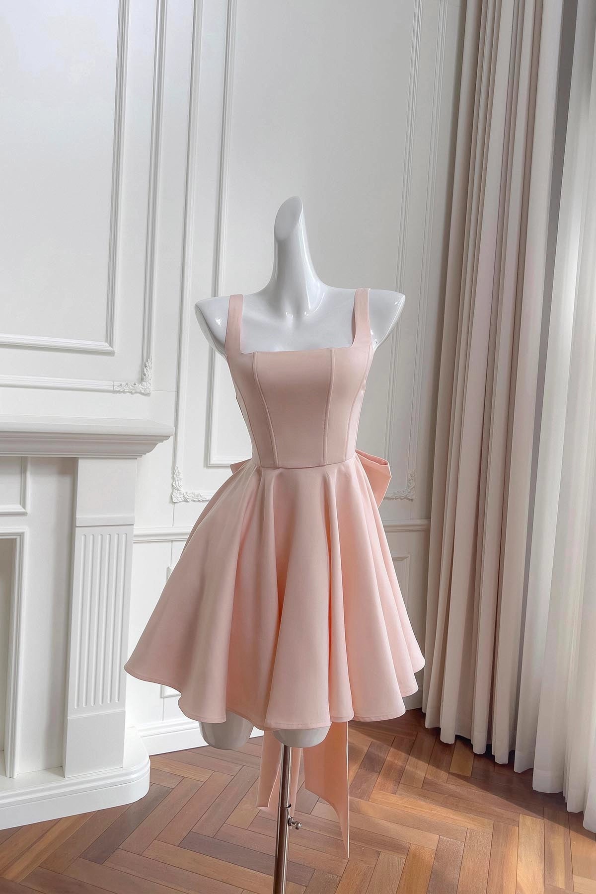 Luolandi Cute A-Line Square Neck Sleeveless Bow Back Short Cocktail Homecoming Dress for Women