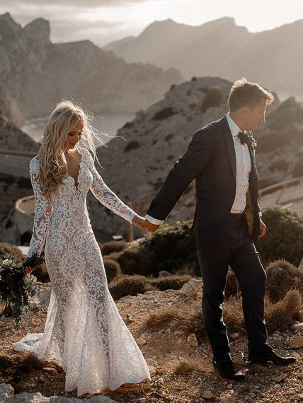 Luolandi Chic Lace V Neck Long Sleeve Mermaid Rustic Backless Wedding Dresses Sexy