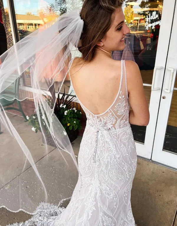 Luolandi Mermaid V-Neck Court Train Lace Wedding Dress With Appliques Beautiful