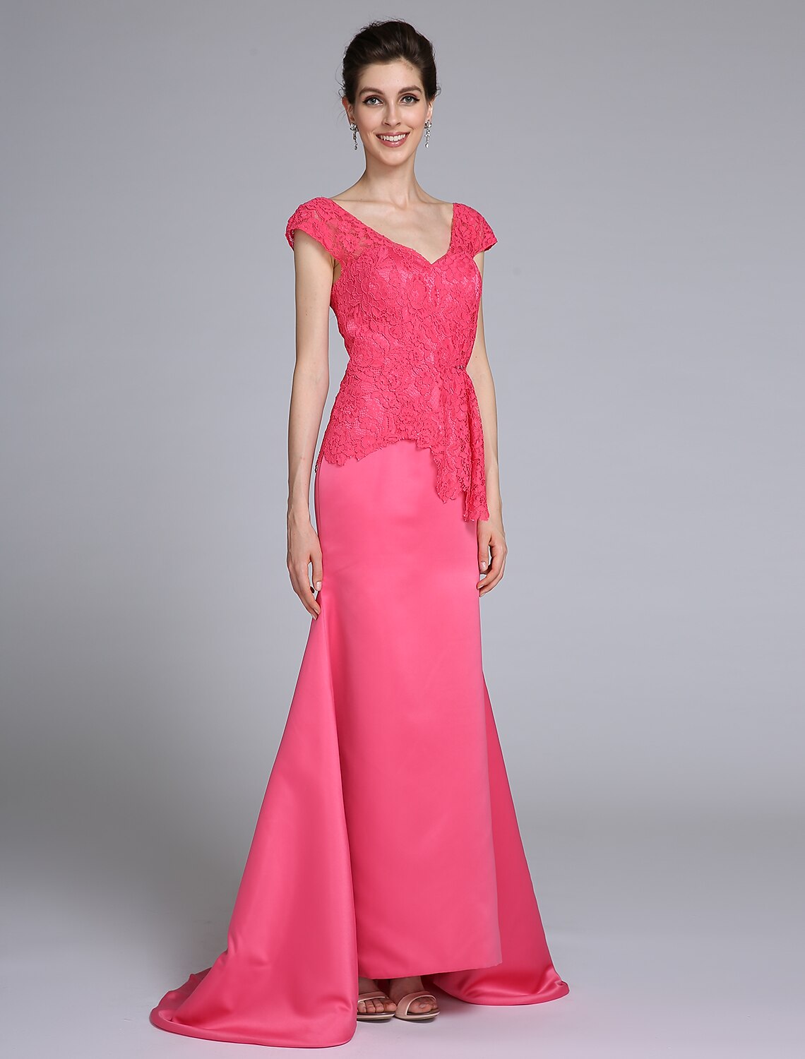 Luolandi Mermaid / Trumpet Mother of the Bride Dress Elegant V Neck Sweep / Brush Train Lace Short Sleeve Charming Evening Party Dress