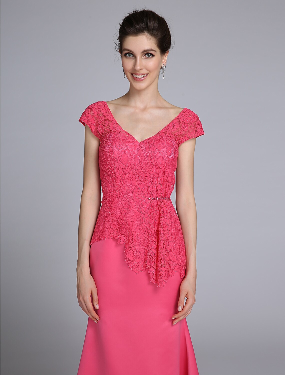 Luolandi Mermaid / Trumpet Mother of the Bride Dress Elegant V Neck Sweep / Brush Train Lace Short Sleeve Charming Evening Party Dress