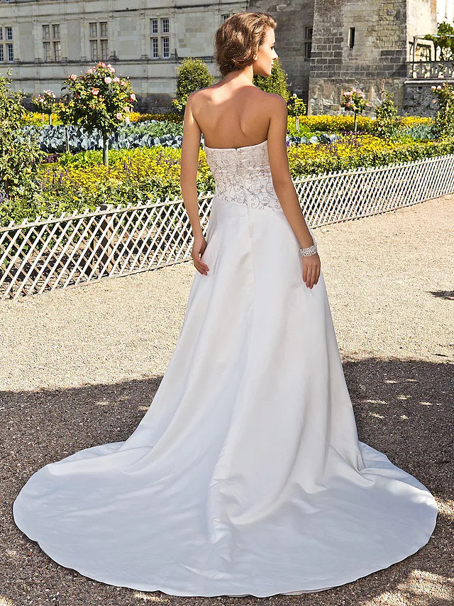 Luolandi Princess A-Line Long Wedding Dresses Strapless Chapel Train Satin Sleeveless