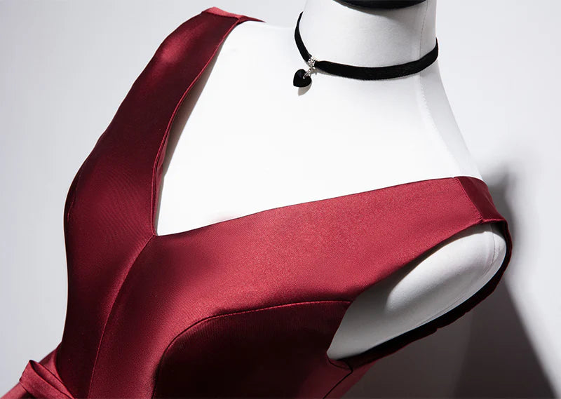 Luolandi Wine Red V-neckline Satin Lace-up Homecoming Dress Short Prom Dress Party Dress Formal Dress