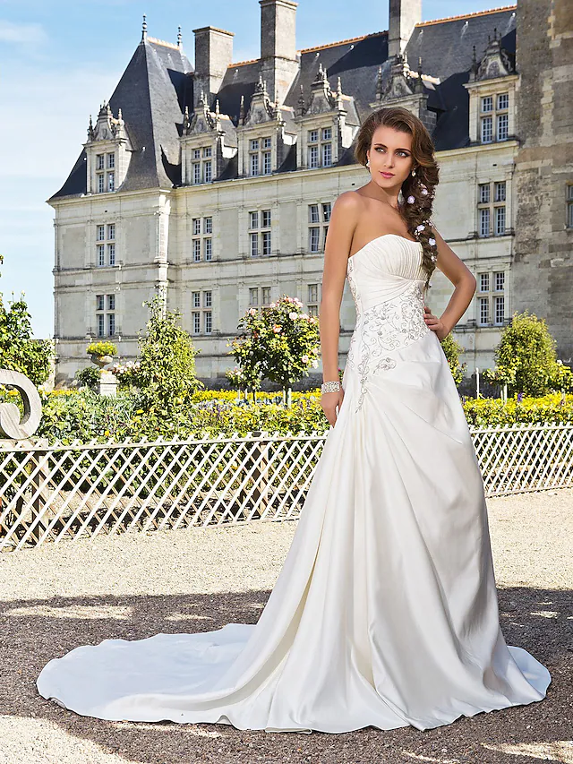 Luolandi Princess A-Line Long Wedding Dresses Strapless Chapel Train Satin Sleeveless