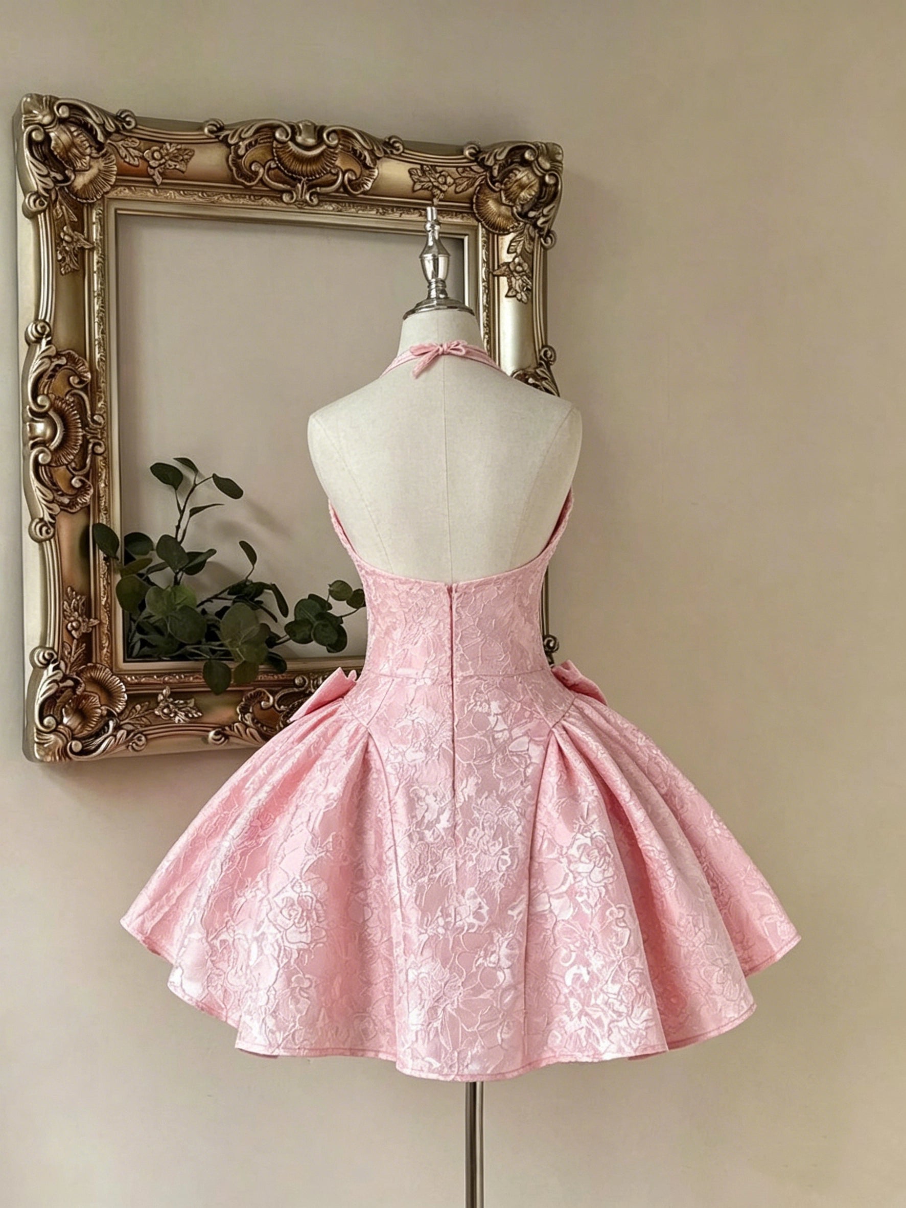 Luolandi Pretty Halter Neck A-Line Sleeveless Short Homecoming Dress Cute Summer Graduation Party Dress With Bows