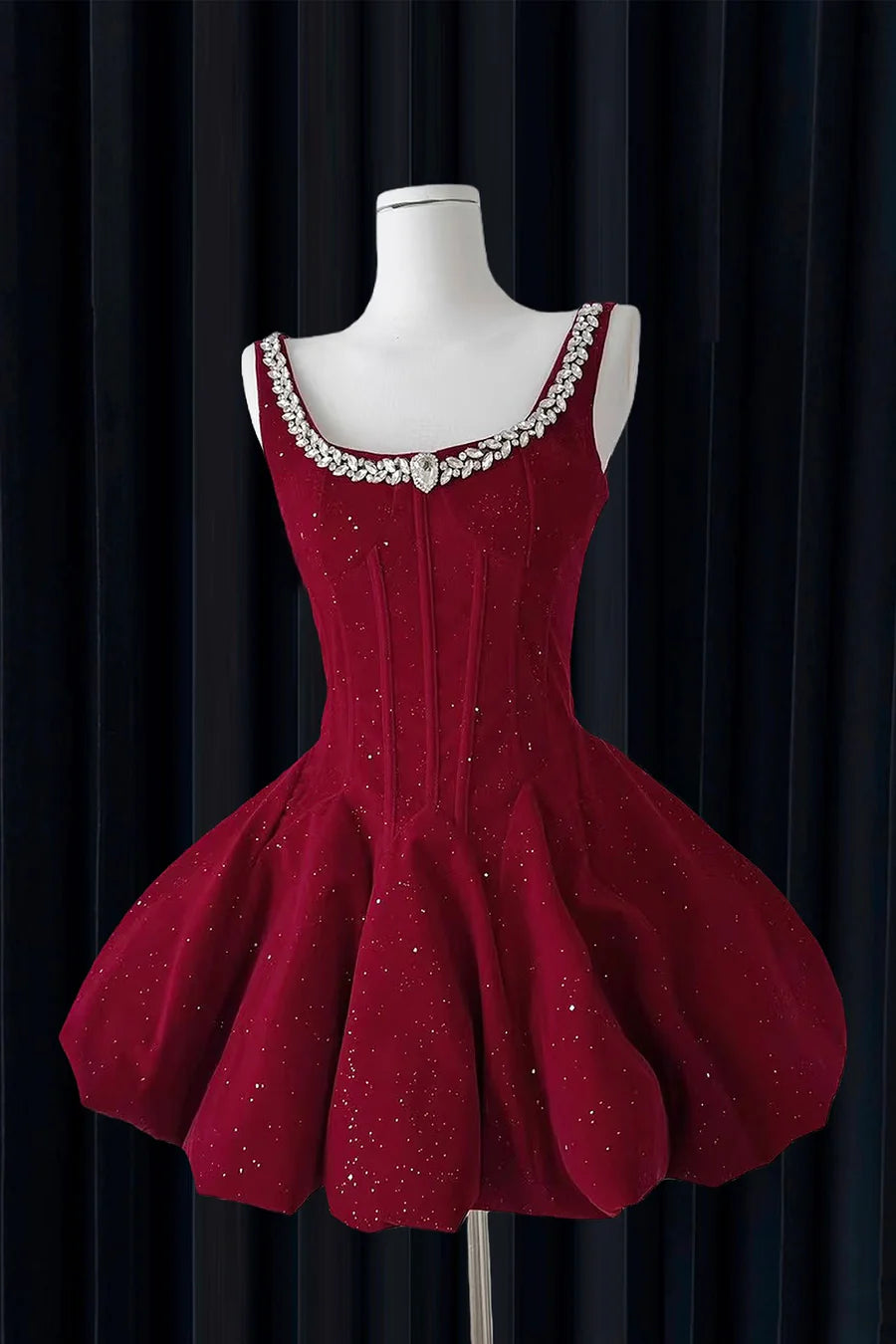 Luolandi Pretty Straps A Line Sleeveless Beaded Short Party Prom Dress Chic Mini Graduation Homecoming Dress