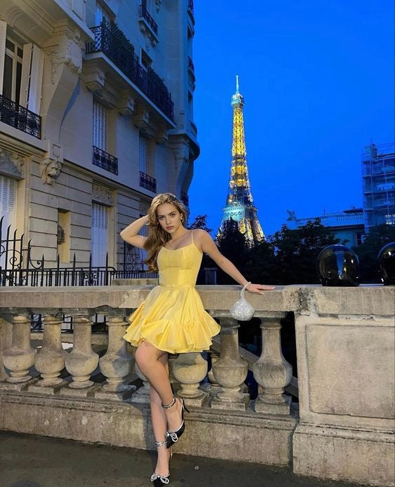 Luolandi Pretty Yellow Spaghetti Straps A-Line Sleeveless Short Homecoming Dress Cute Summer Birthday Party Dress