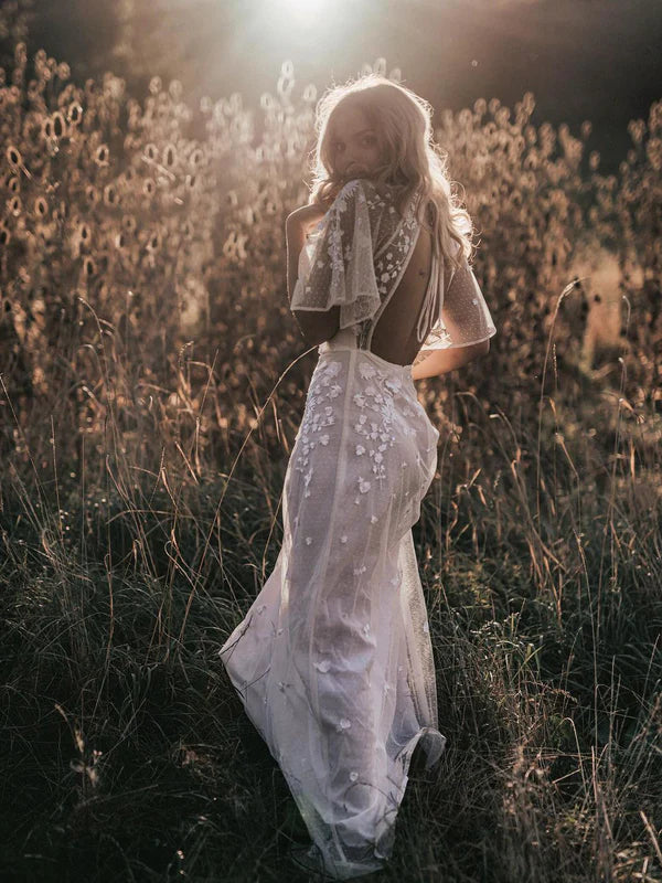 Luolandi Unique Floral Lace Bat Sleeves A-line Floor-length Wedding Dresses Beautiful