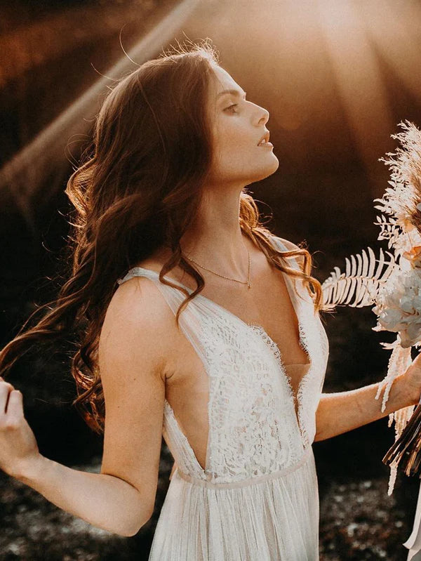 Luolandi Fabulous Tulle Illusion V-neck A-line Backless Wedding Gowns Elegant Wedding Dresses