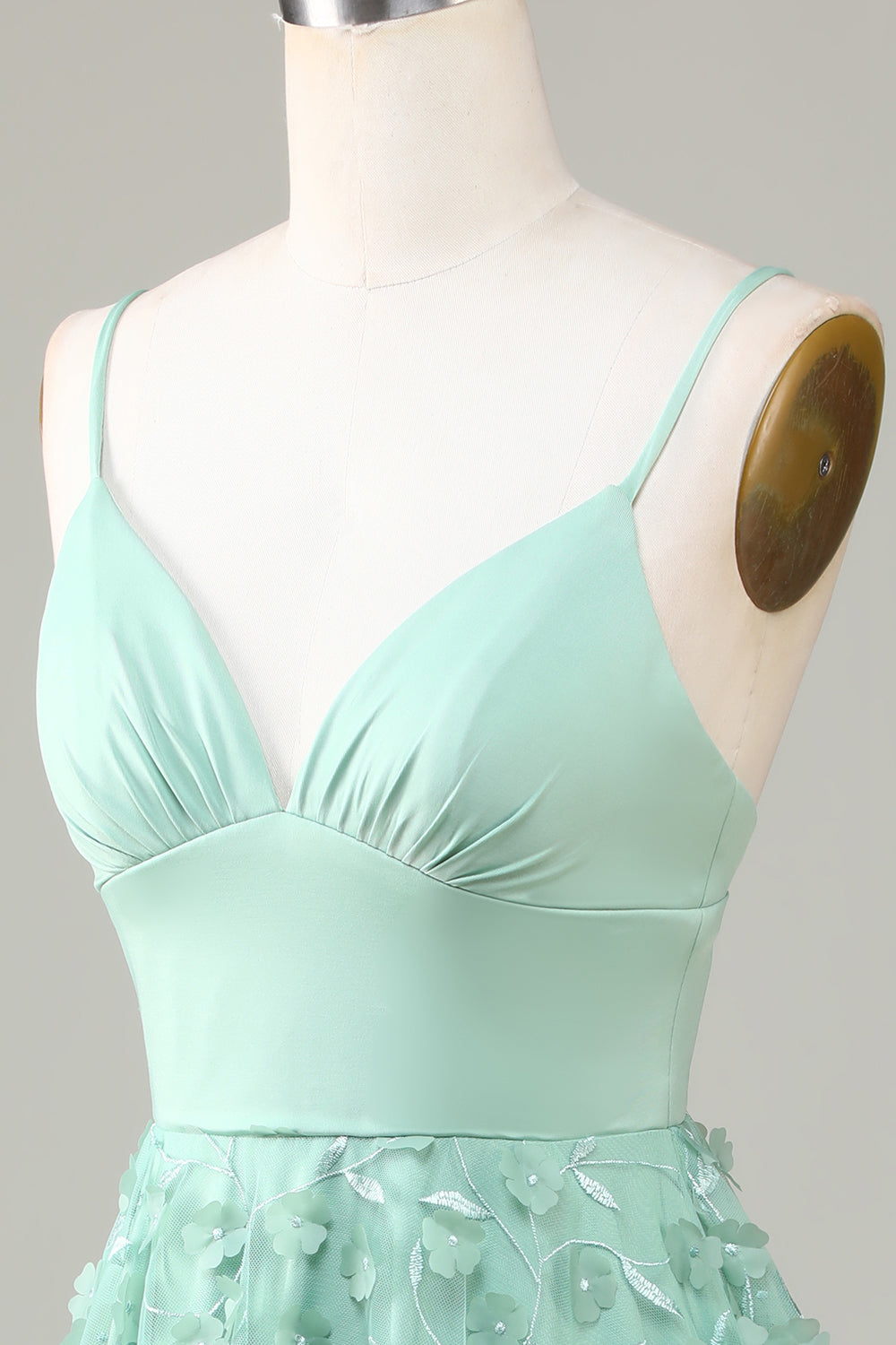 Luolandi Sexy Lace Spaghetti V Neck Straps Short Homecoming Dress Short Prom Dresses Beautiful