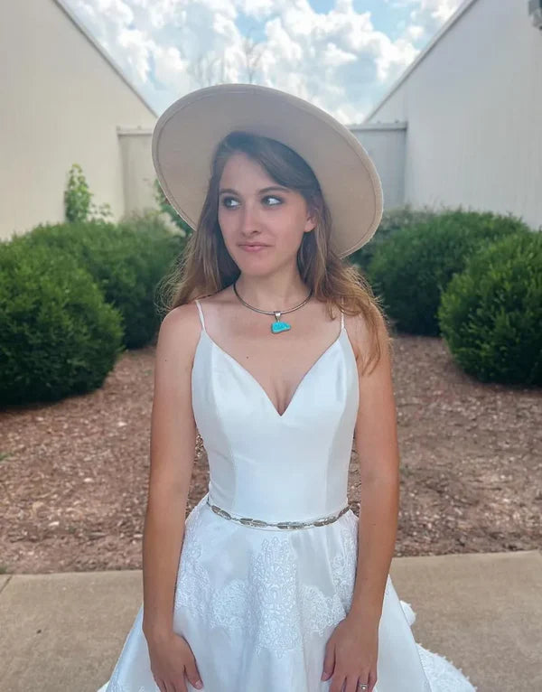 Luolandi Simple A-Line Spaghetti Straps Satin Wedding Dress With Belt Beautiful