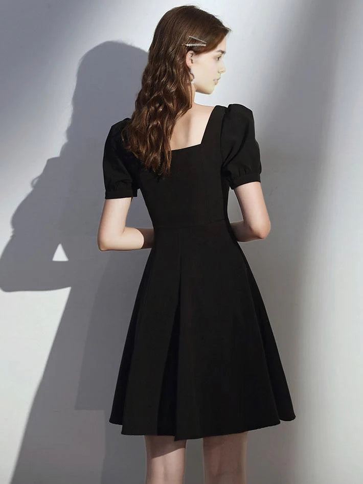Luolandi Simple Black A Line Short Sleeves Homecoming Dress Elegant Graduation Party Dress
