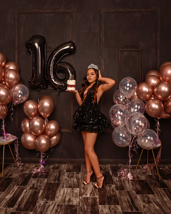 Luolandi Sparkly A Line Halter V-neck Sequins Homecoming Dress Short Prom Dress Sexy Birthday Party Dress