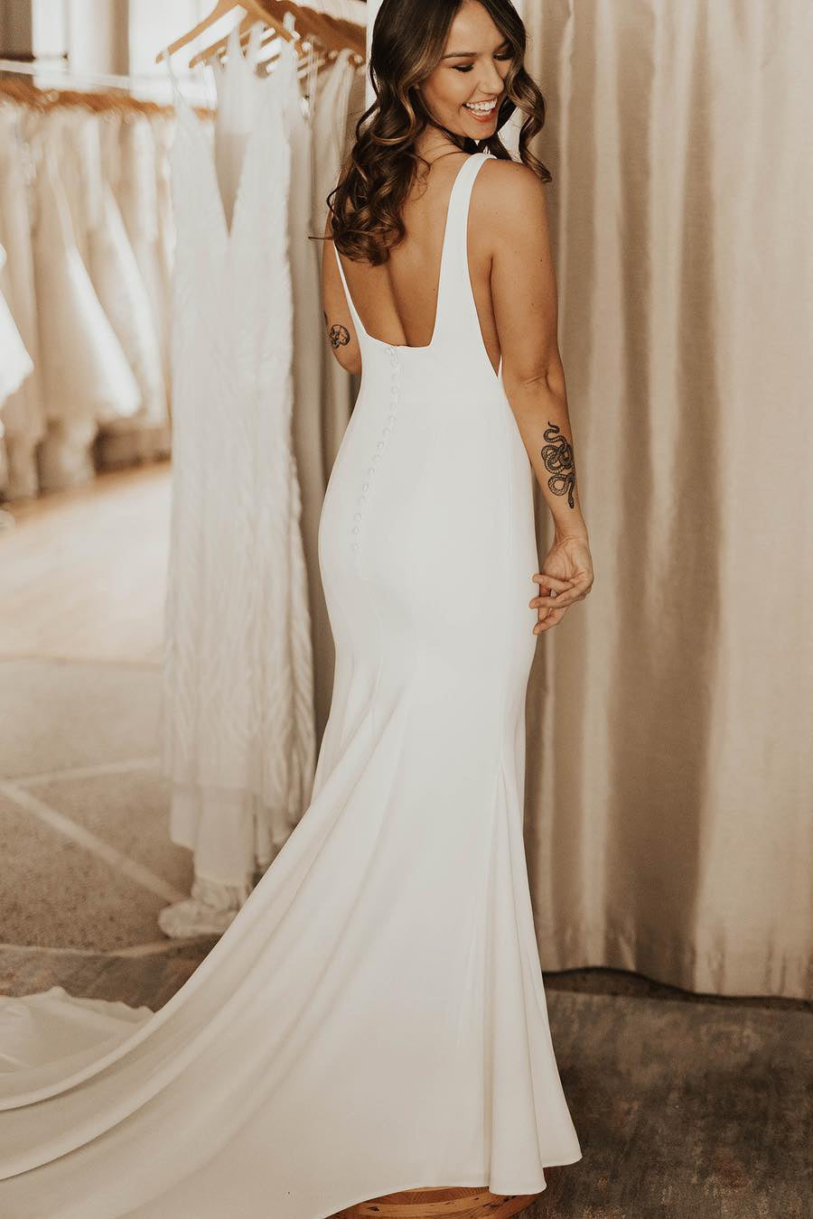 Luolandi Sexy Straps Square Neck Mermaid Satin Open Back Wedding Dresses Sexy