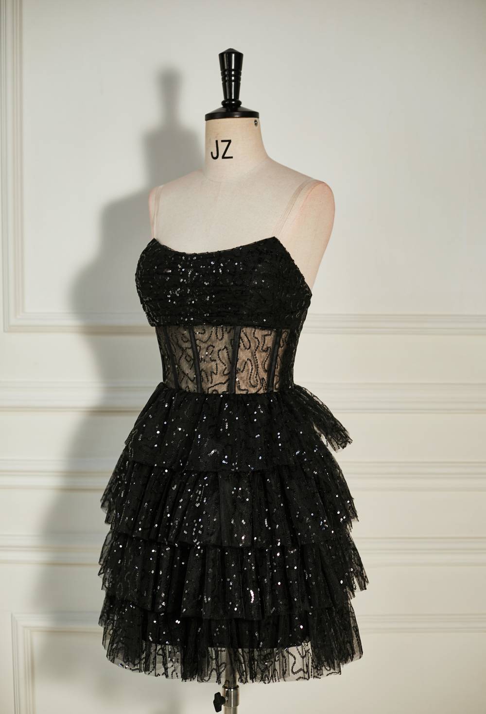 Luolandi A-Line Strapless Sleeveless Black Sequin Homecoming Dress Sexy