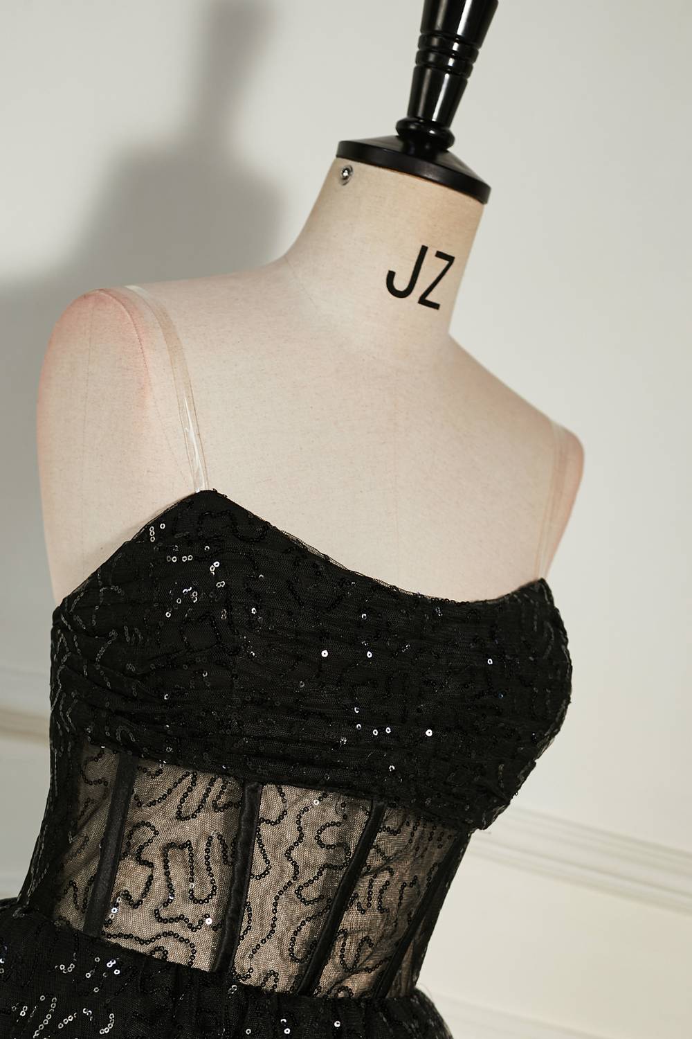 Luolandi A-Line Strapless Sleeveless Black Sequin Homecoming Dress Sexy