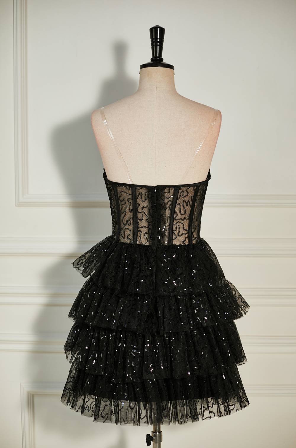 Luolandi A-Line Strapless Sleeveless Black Sequin Homecoming Dress Sexy