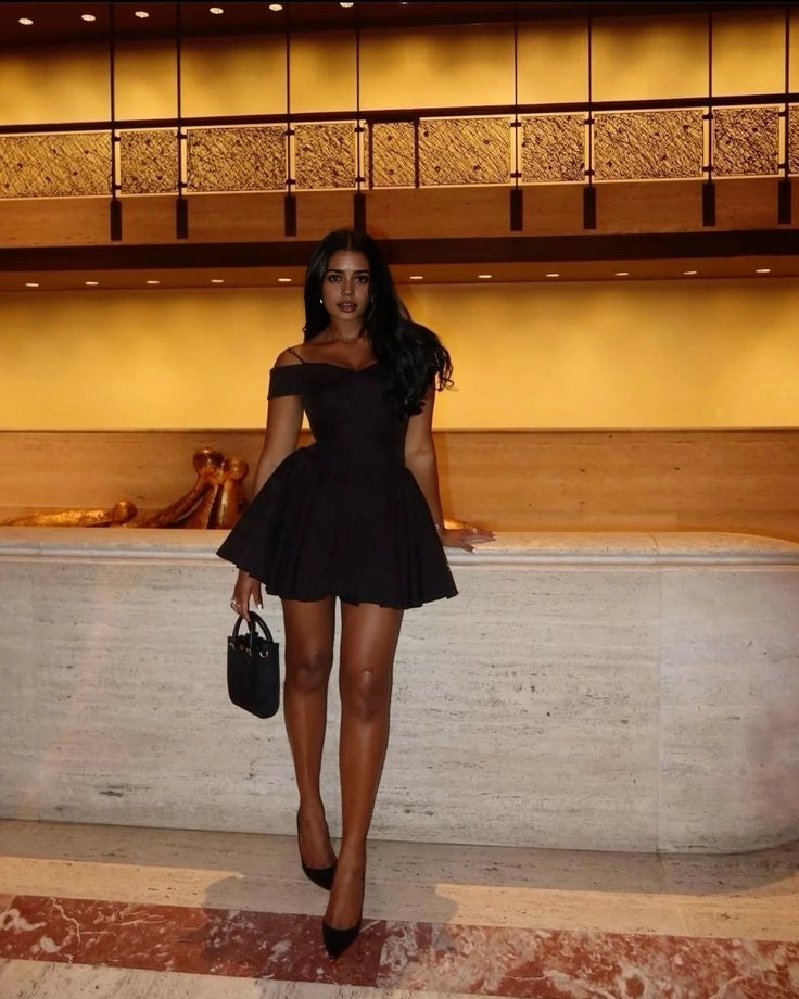 Luolandi Stylish Black A-Line Spaghetti Straps Short Homecoming Dress Fashion Summer Mini Graduation Party Dress