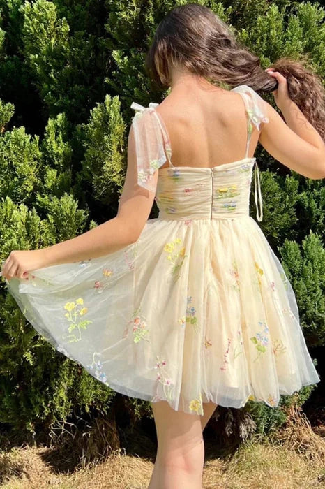 Luolandi Sweet A-Line Straps Sleeveless Tulle Short Homecoming Dress Cute Floral Summer Graduation Party Dress