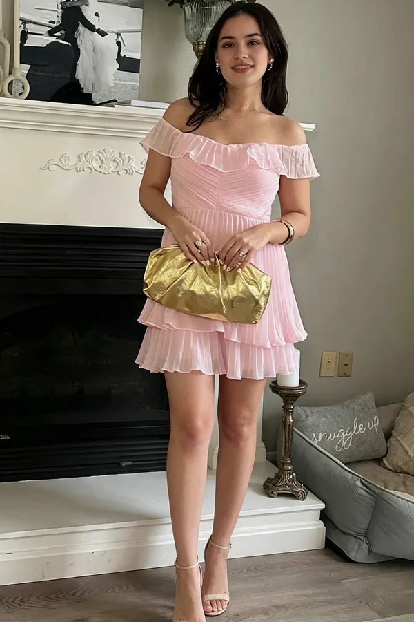Luolandi Sweet Off the Shoulder A Line Pink / Yellow Pleated Tiered Short Homecoming Dress Cute Summer Graduation Party Dress