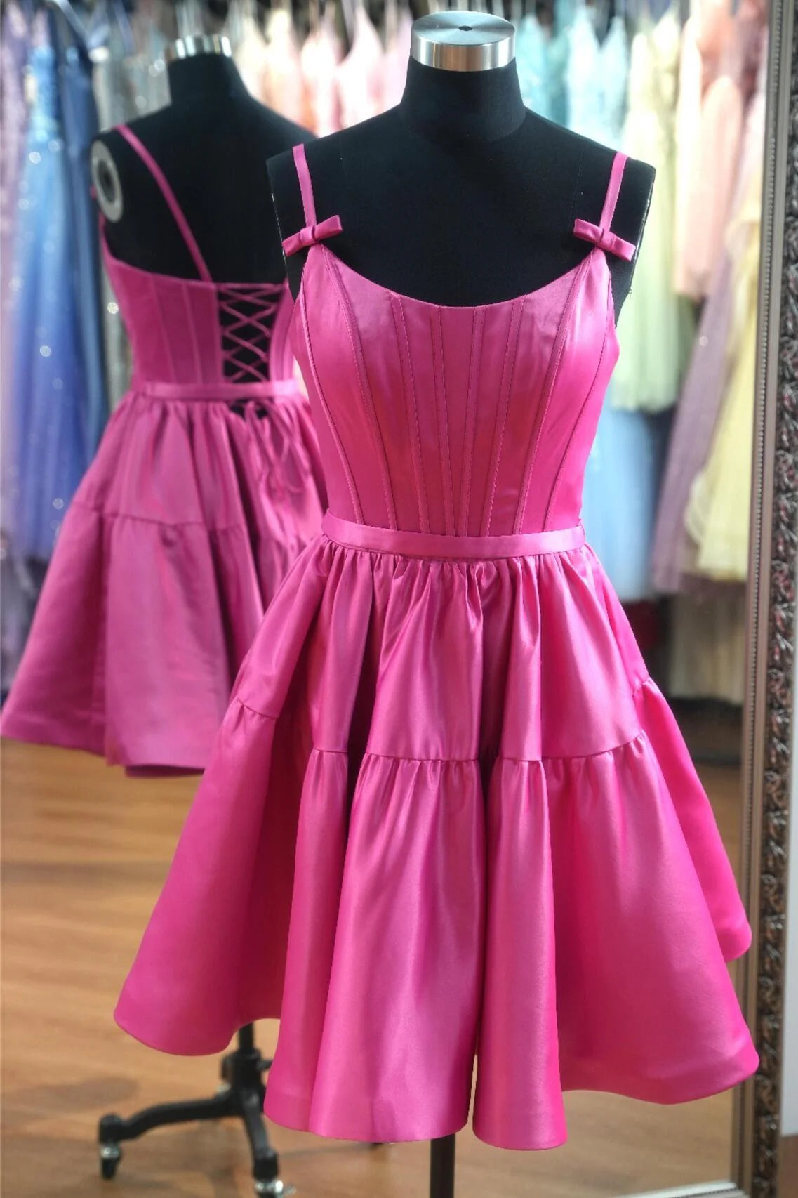 Luolandi Sweetheart A-line Straps Short Prom Dress Lace-up back Homecoming Dress Cute Graduation Dress Lovely Birthday Party Dress