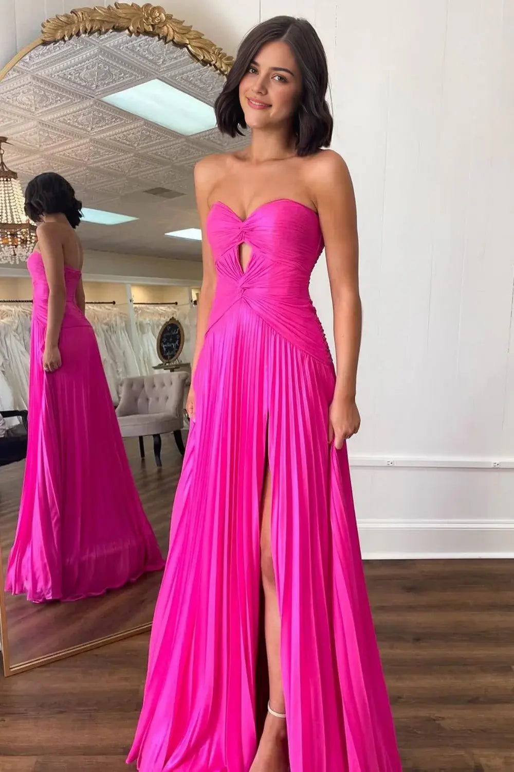 Luolandi Sweetheart A-Line Strapless Keyhole Pleated Long Formal Prom Dresses With Slit Sleeveless Charming Graduation Dress Elegant Party Evening Gowns