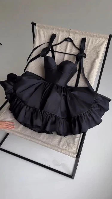 Luolandi Sweetheart A line Straps Satin Short Homecoming Dress Cute Graduation Dress Lovely Birthday Party Dress With Bow