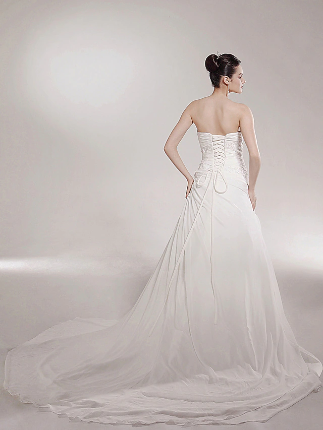 Luolandi Princess A-Line Wedding Dresses Sweetheart Neckline Strapless Cathedral Train Chiffon