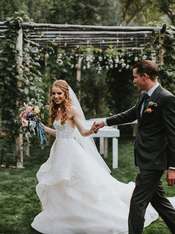 Luolandi Simple Spaghetti Straps A-line Wedding Dresses Tiered Tulle Bridal Gowns Beautiful