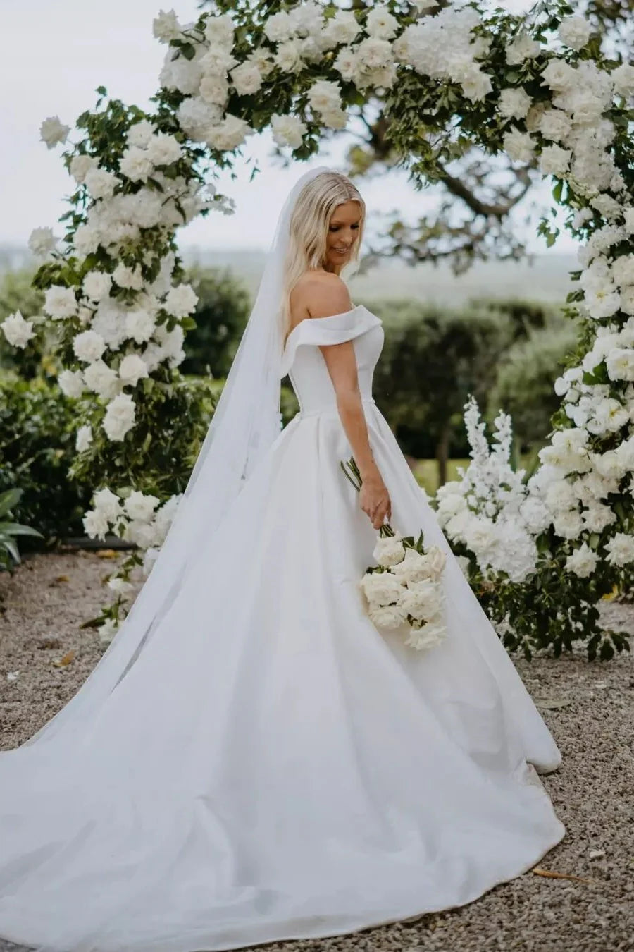 Luolandi A Line Wedding Dress Off The Shoulder Satin Bridal Dress Floor Length Solid Color Simple Bridal Gown