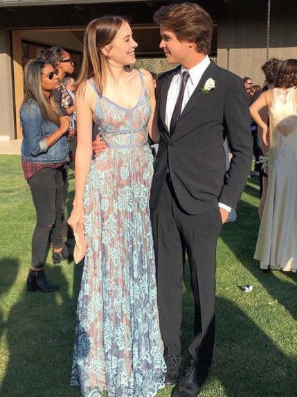 Luolandi Delicate Lace Spaghetti Straps Neckline Floor-length A-line Prom Dresses Elegant Evening Dress