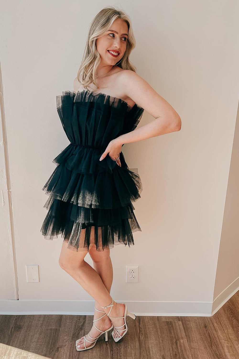 Luolandi A Line Strapless Tiered Homecoming Dresses Tulle Cocktail Dresses Short Graduation Dress