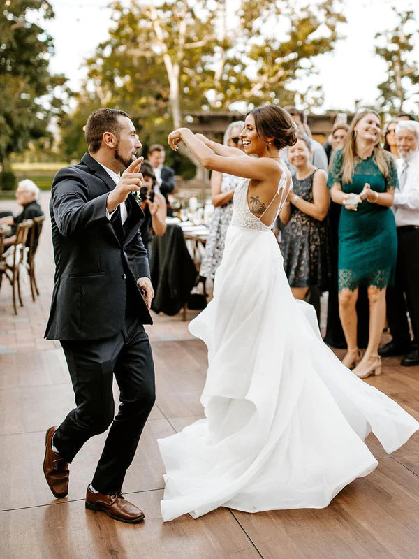 Luolandi Elegant Organza Spaghetti Straps Backless A-line Wedding Dresses With Appliques Beautiful