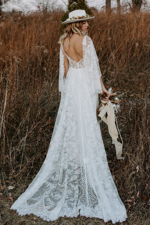 Luolandi A Line Backless Lace Wedding Gowns V Neck Rustic 3/4 Sleeve Wedding Dresses Sexy