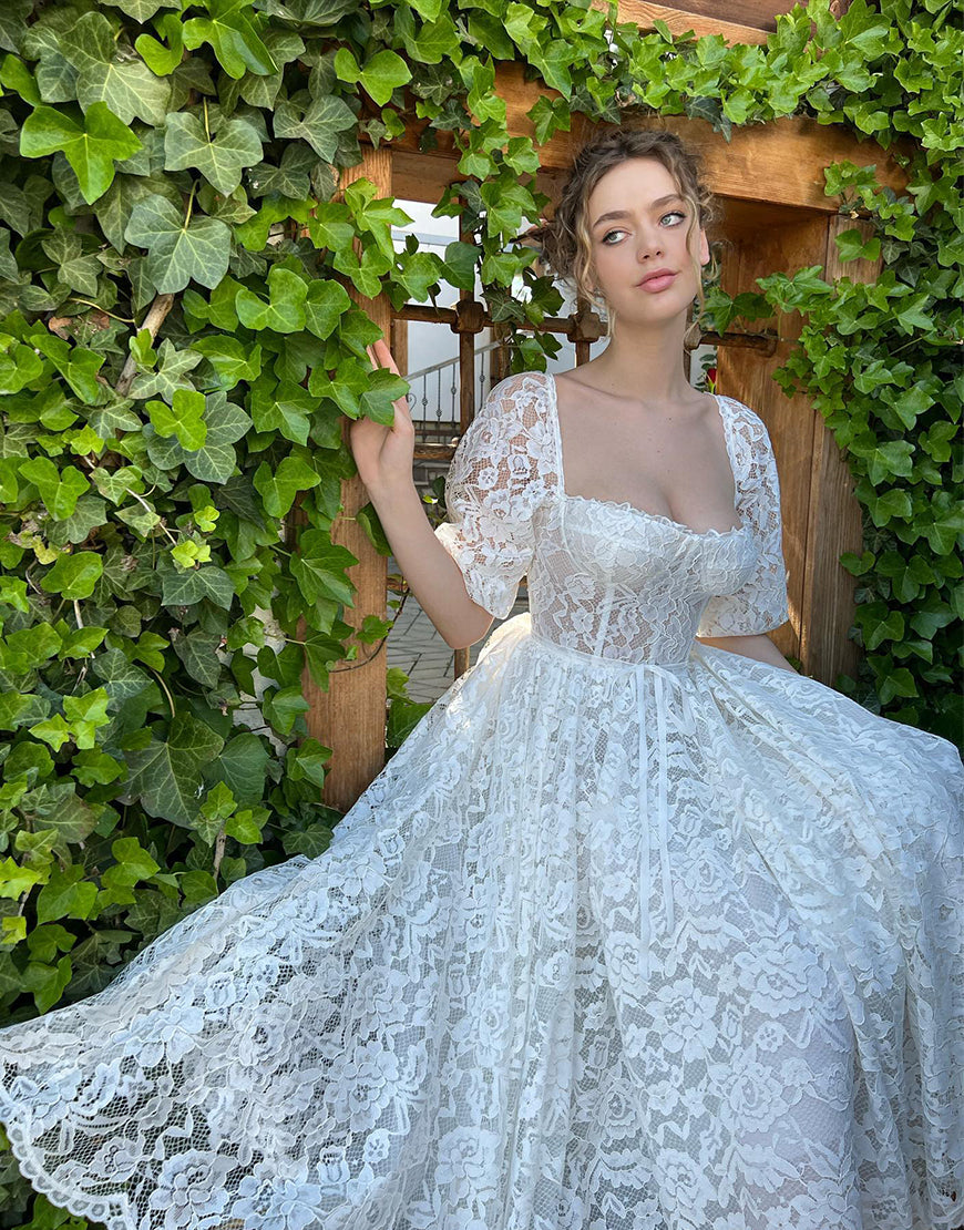 Luolandi Short Lace Wedding Dress with Sleeves Sexy Beautiful