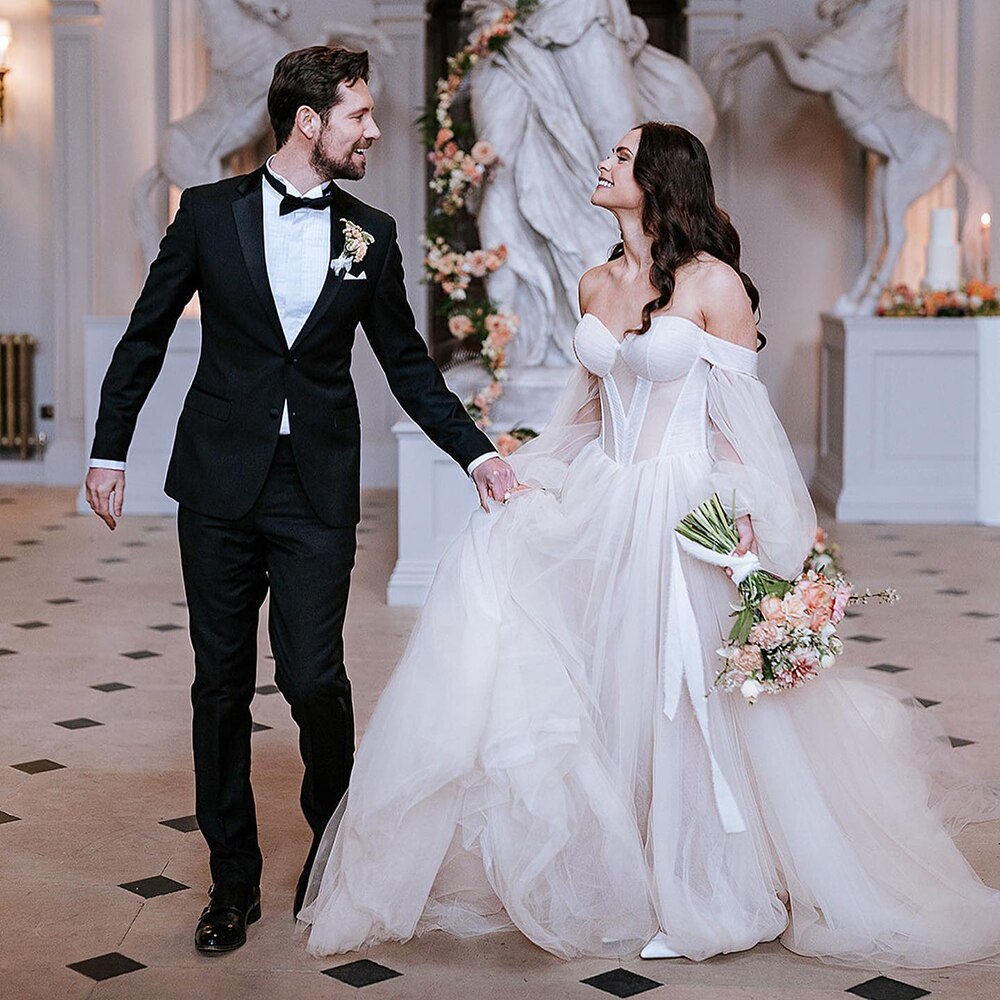 Luolandi Off Shoulders Sweetheart Wedding Dresses A Line Tulle With Puff Sleeves Sexy