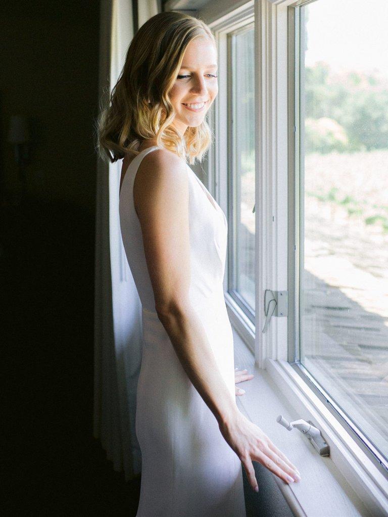 Luolandi Elegant Sheath V Neck Off Wedding Dresses Simple Beach Wedding Gown Sexy